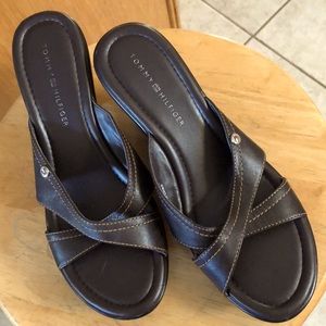 🌴Tommy Hilfiger 7 1/2 Dressy Brown Sandals🌴